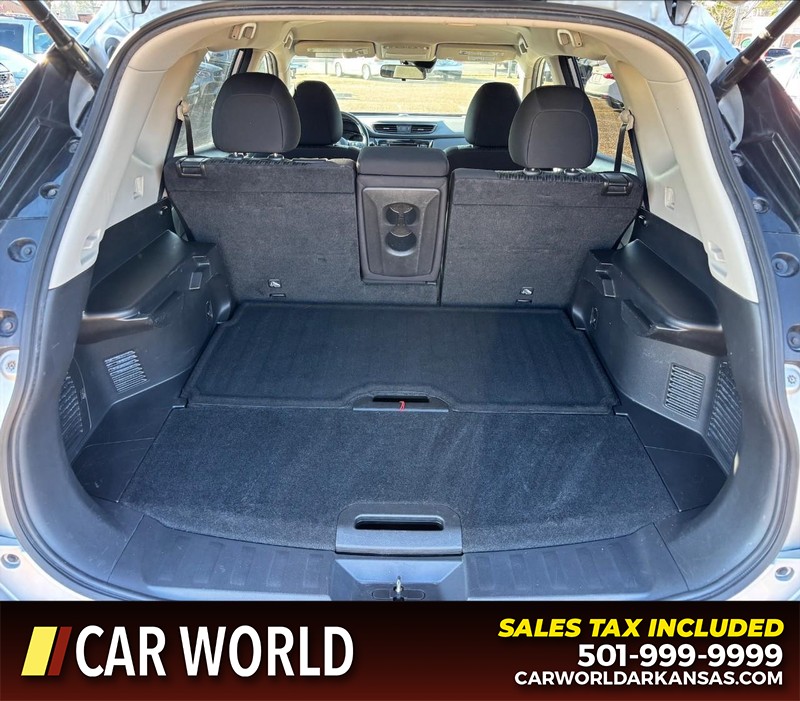 Nissan Rogue Vehicle Full-screen Gallery Image 6