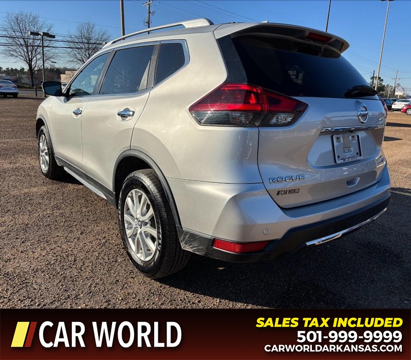 Nissan Rogue Vehicle Full-screen Gallery Image 7