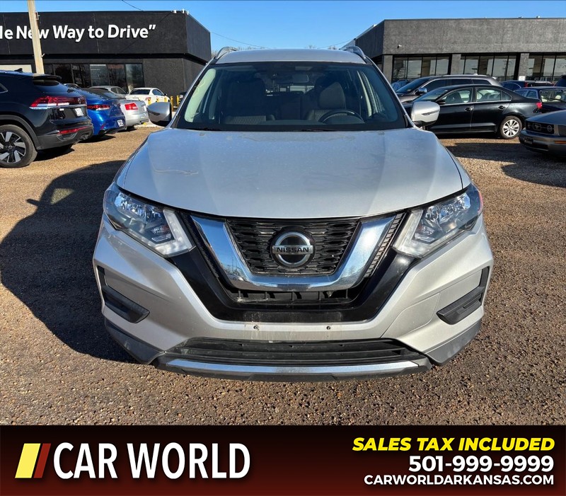 Nissan Rogue Vehicle Full-screen Gallery Image 10