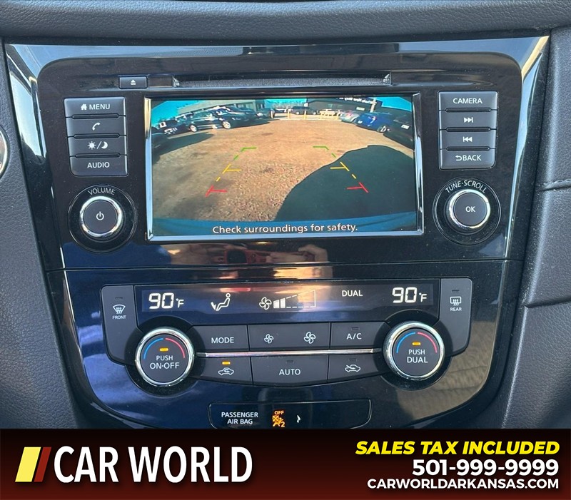 Nissan Rogue Vehicle Full-screen Gallery Image 18