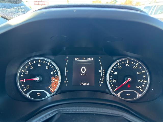 Jeep Renegade Vehicle Full-screen Gallery Image 5