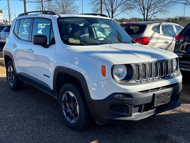 Jeep Renegade Vehicle Full-screen Gallery Image 10