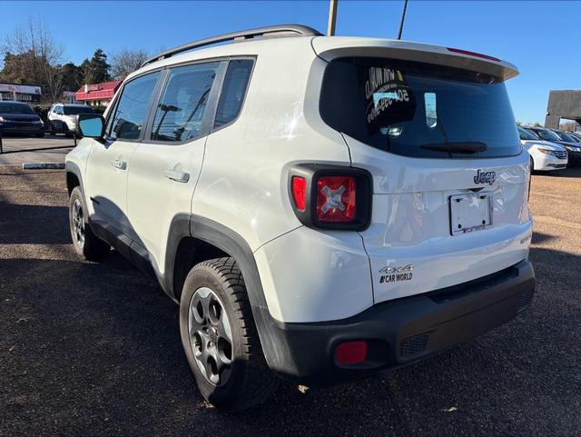 Jeep Renegade Vehicle Full-screen Gallery Image 13