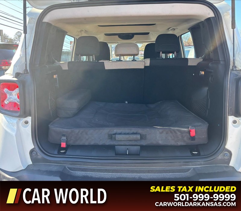 Jeep Renegade Vehicle Full-screen Gallery Image 6