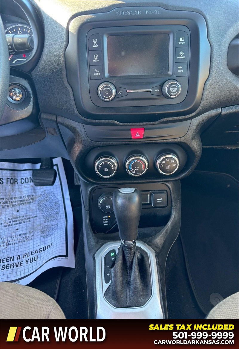 Jeep Renegade Vehicle Full-screen Gallery Image 17