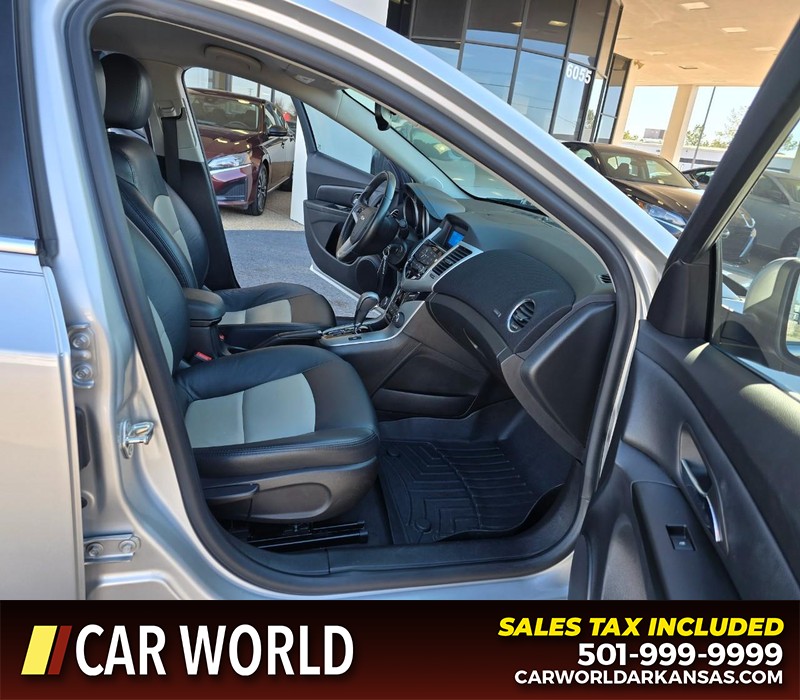 Chevrolet Cruze Vehicle Full-screen Gallery Image 11