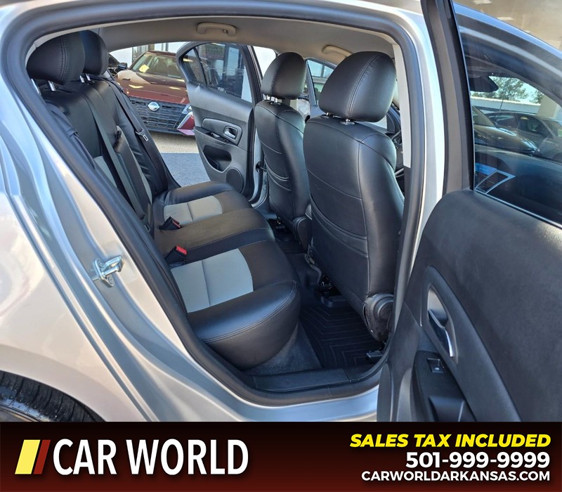 Chevrolet Cruze Vehicle Full-screen Gallery Image 12