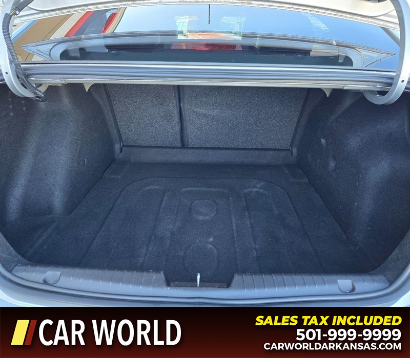 Chevrolet Cruze Vehicle Full-screen Gallery Image 13