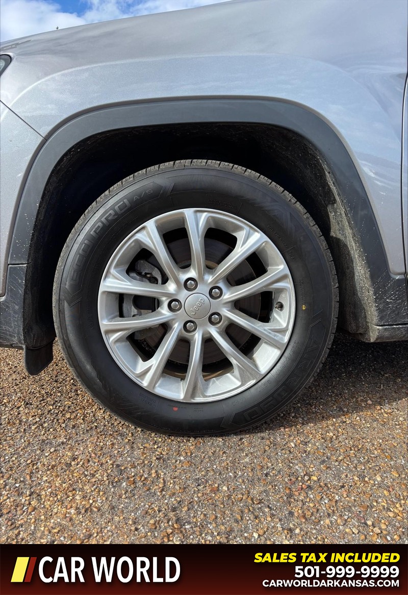 Jeep Cherokee Vehicle Full-screen Gallery Image 11