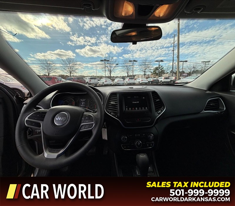 Jeep Cherokee Vehicle Full-screen Gallery Image 16