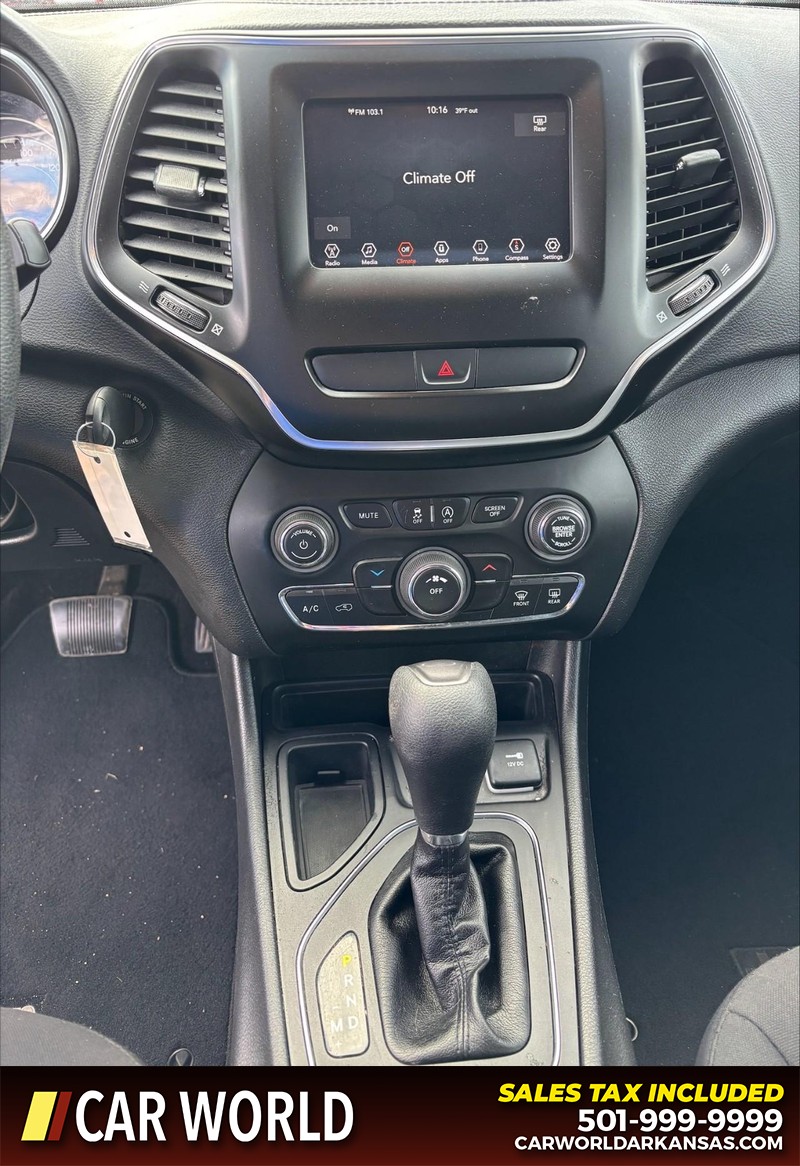 Jeep Cherokee Vehicle Full-screen Gallery Image 17