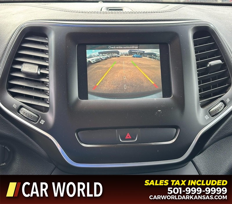 Jeep Cherokee Vehicle Full-screen Gallery Image 18