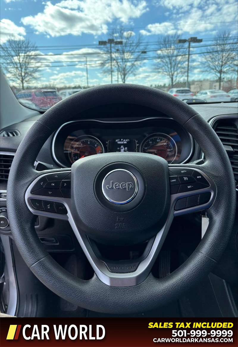 Jeep Cherokee Vehicle Full-screen Gallery Image 19