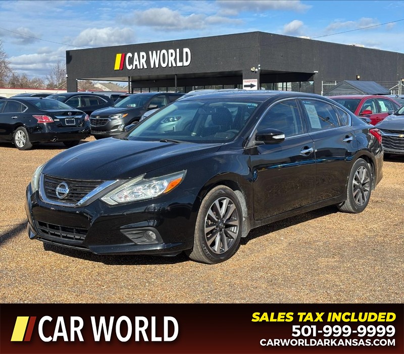 Nissan Altima Vehicle Full-screen Gallery Image 9