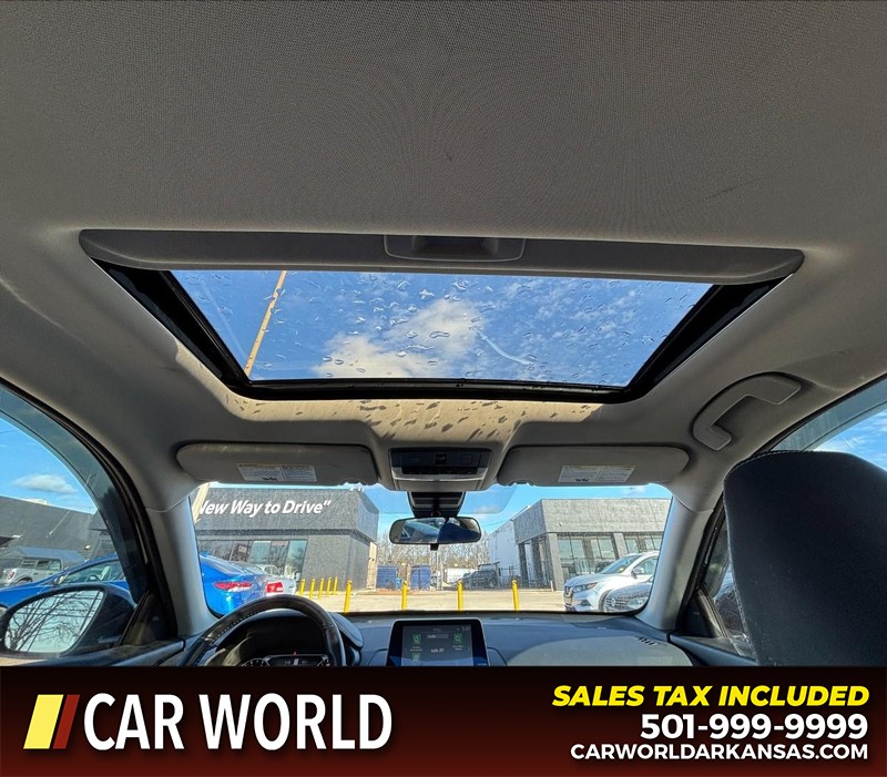 Nissan Altima Vehicle Full-screen Gallery Image 16