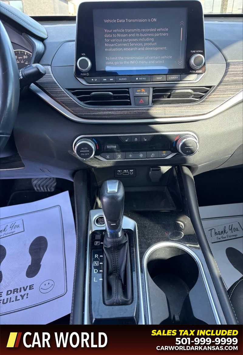 Nissan Altima Vehicle Full-screen Gallery Image 18