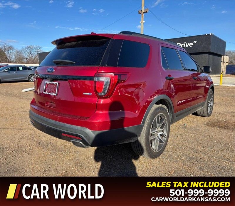 Ford Explorer Vehicle Full-screen Gallery Image 3