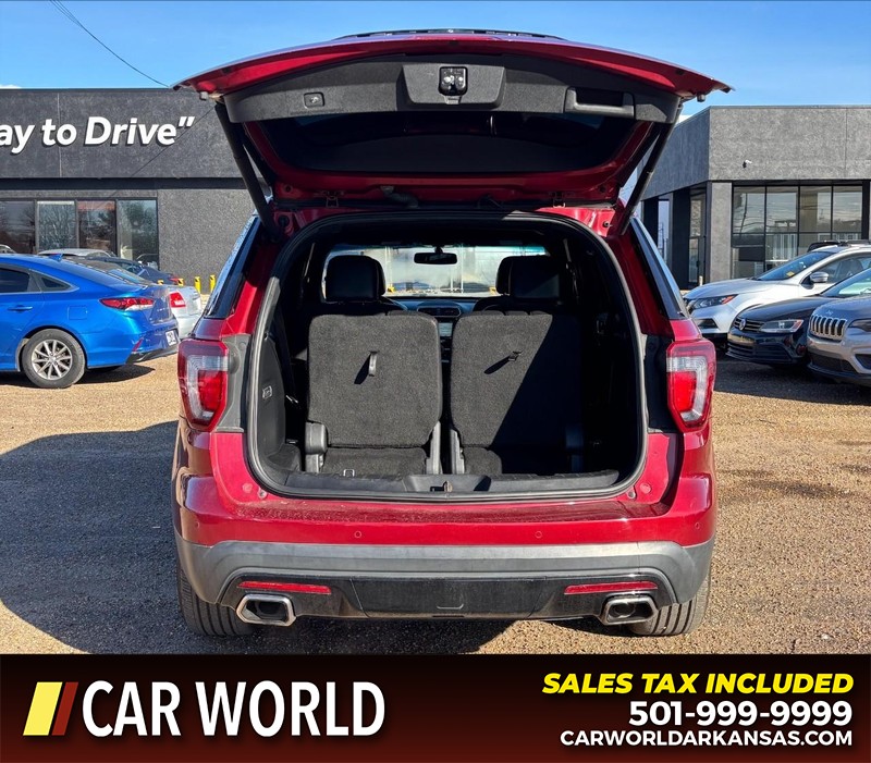 Ford Explorer Vehicle Full-screen Gallery Image 5