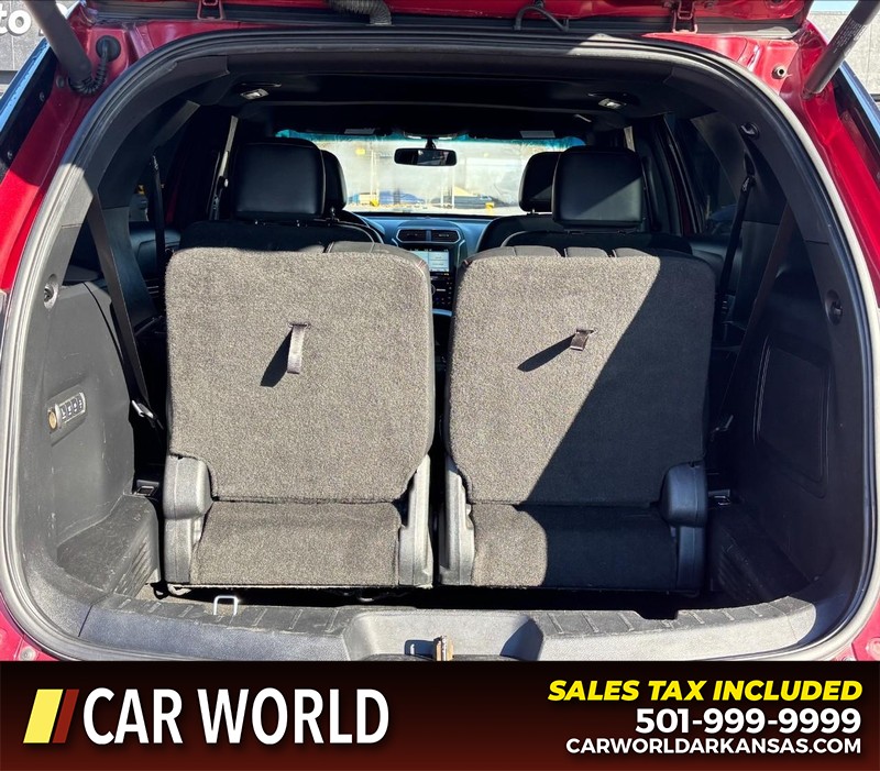 Ford Explorer Vehicle Full-screen Gallery Image 6