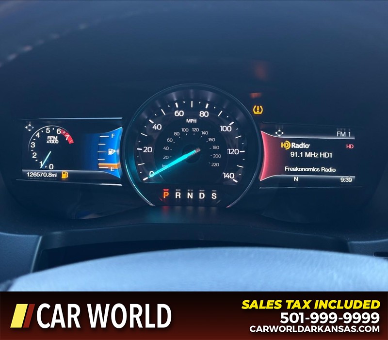 Ford Explorer Vehicle Full-screen Gallery Image 21