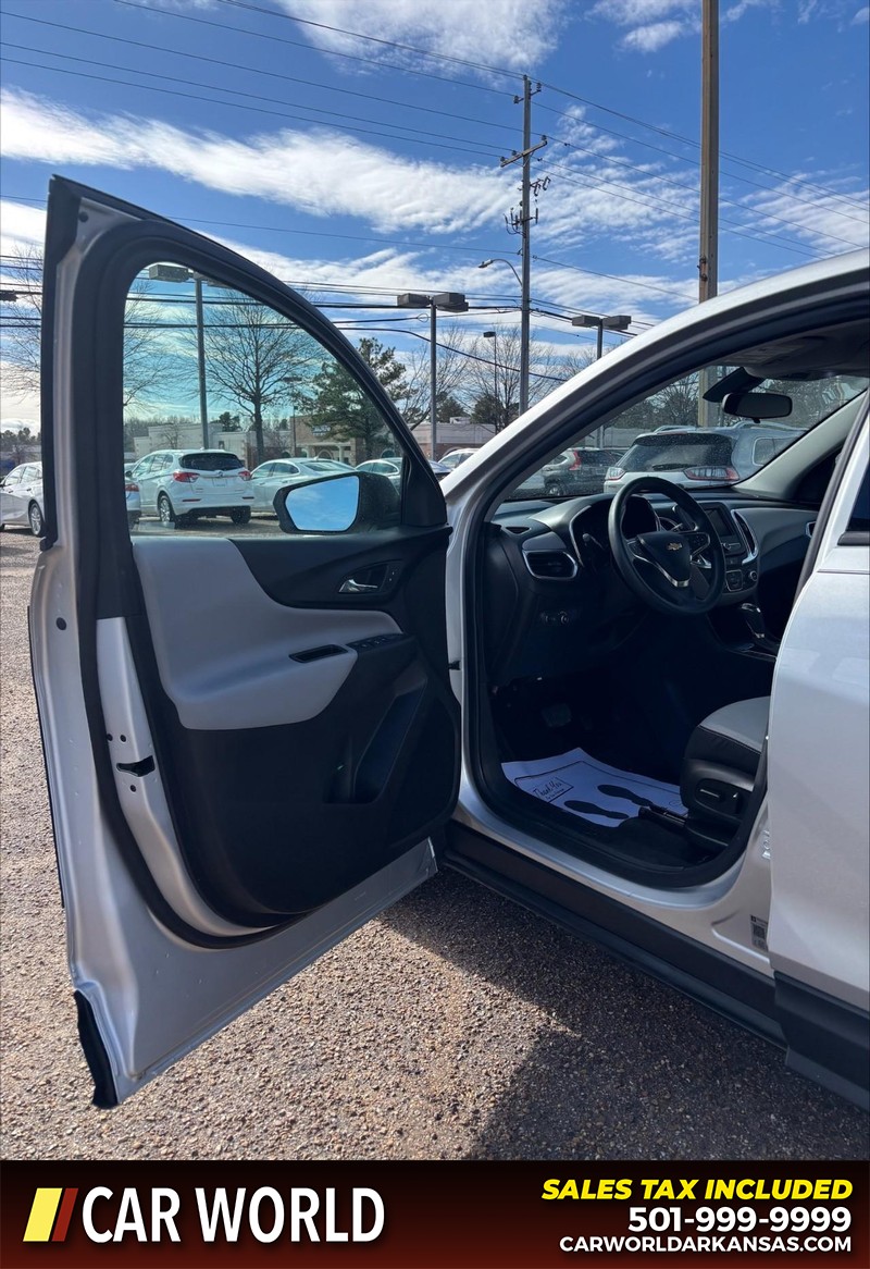 Chevrolet Equinox Vehicle Full-screen Gallery Image 10