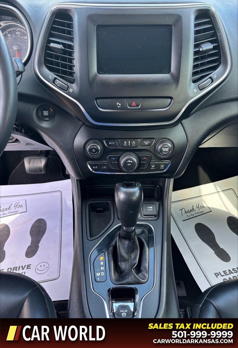 Jeep Cherokee Vehicle Full-screen Gallery Image 17