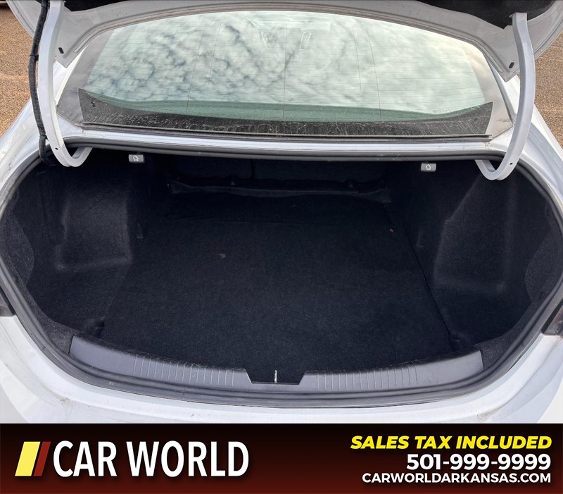 Chevrolet Malibu Vehicle Full-screen Gallery Image 6