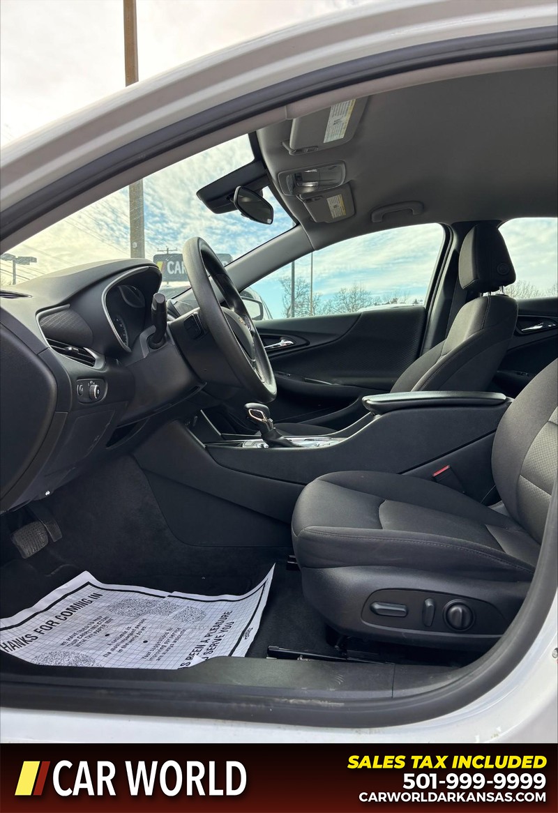 Chevrolet Malibu Vehicle Full-screen Gallery Image 13