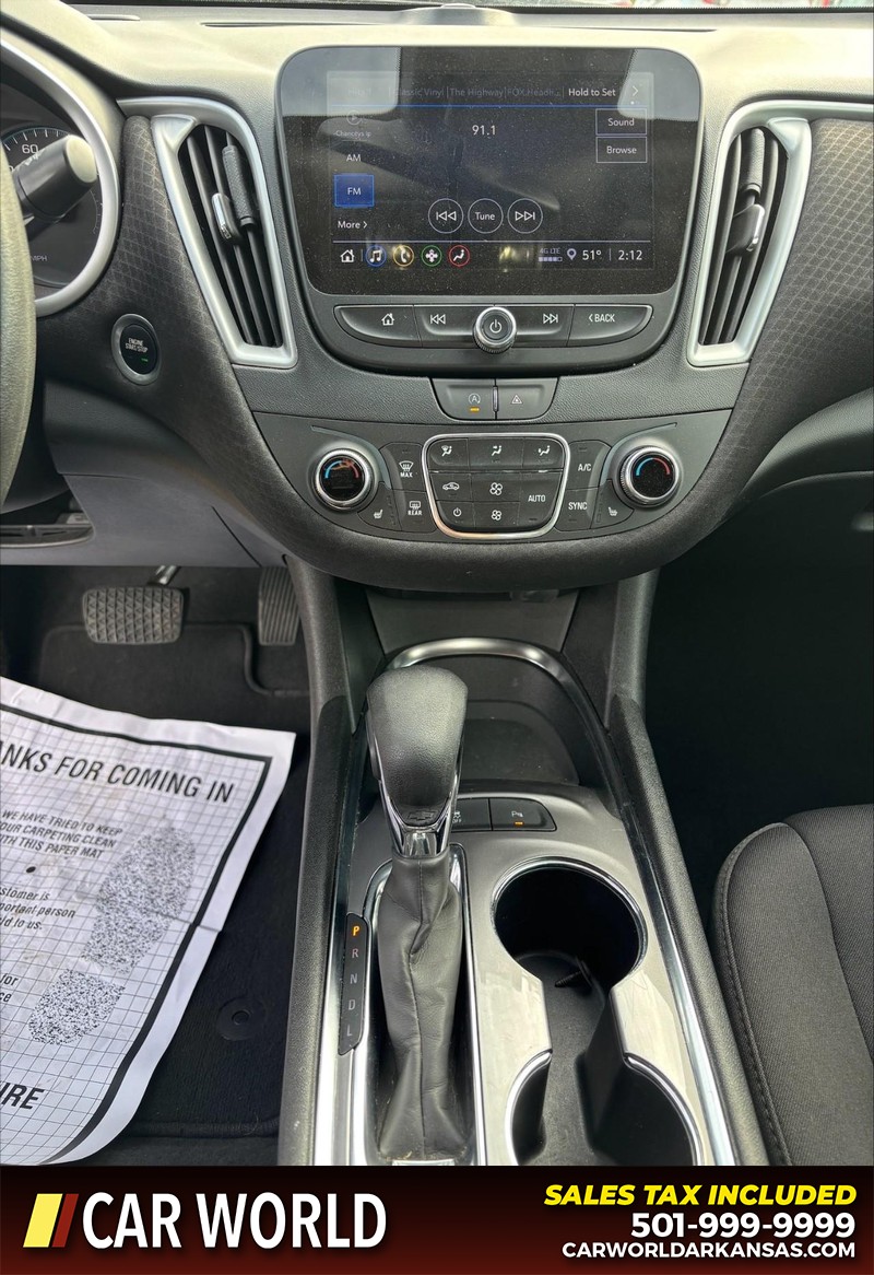 Chevrolet Malibu Vehicle Full-screen Gallery Image 17