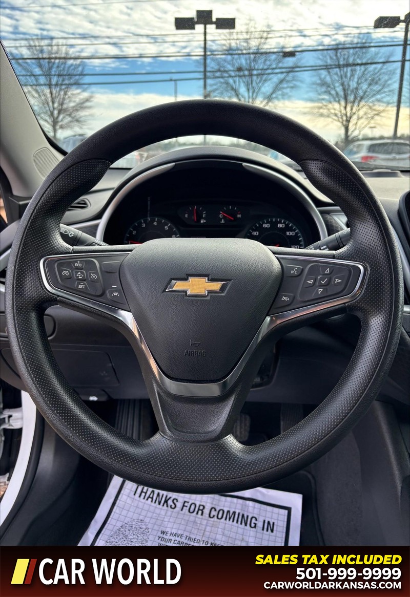Chevrolet Malibu Vehicle Full-screen Gallery Image 19