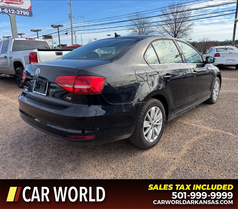 Volkswagen Jetta Sedan Vehicle Full-screen Gallery Image 3