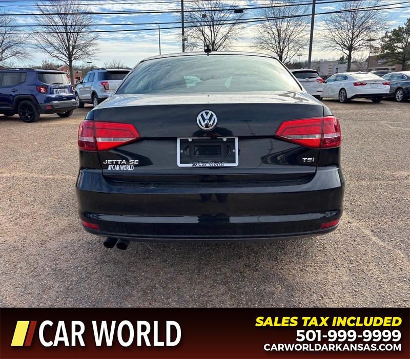 Volkswagen Jetta Sedan Vehicle Full-screen Gallery Image 4