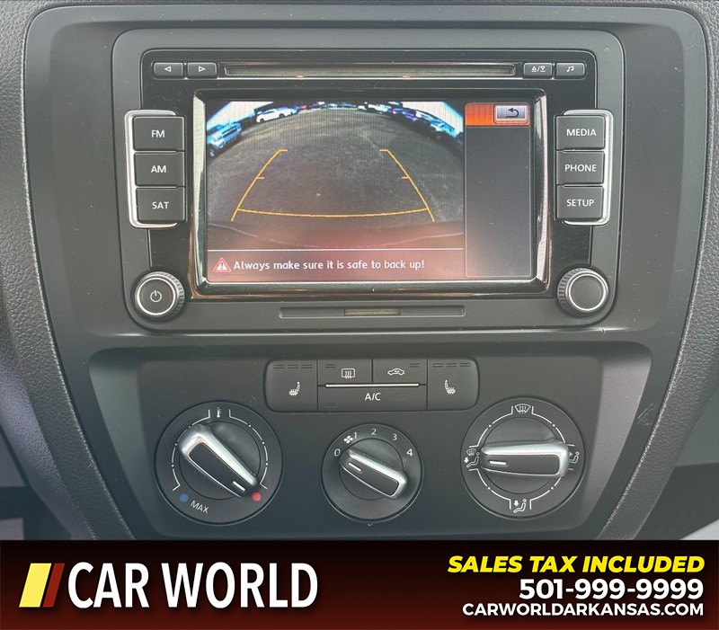 Volkswagen Jetta Sedan Vehicle Full-screen Gallery Image 18