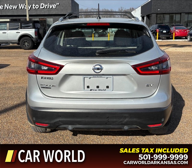 Nissan Rogue Sport Vehicle Full-screen Gallery Image 4