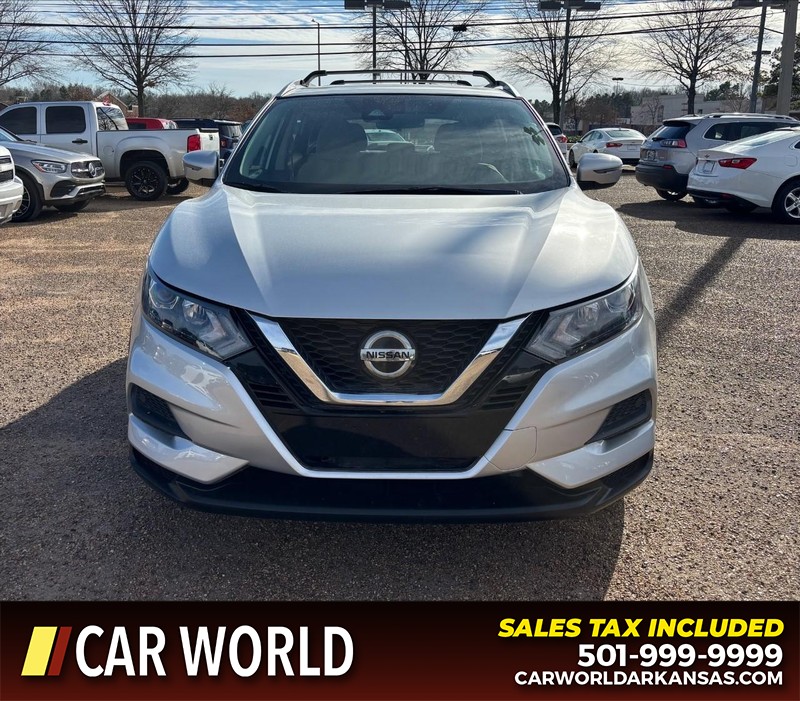 Nissan Rogue Sport Vehicle Full-screen Gallery Image 10