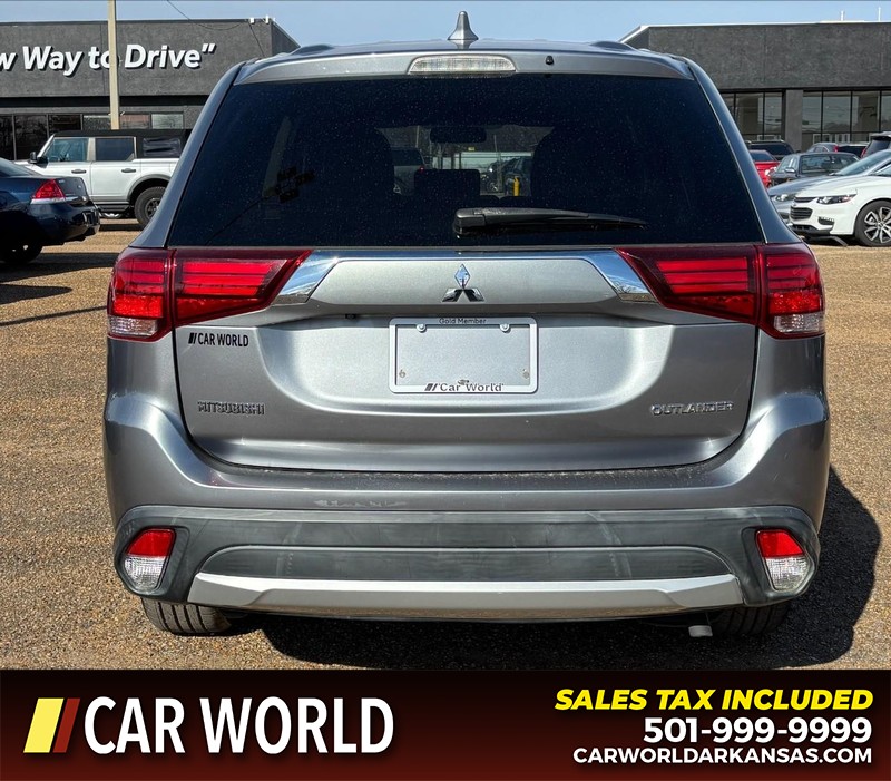 Mitsubishi Outlander Vehicle Full-screen Gallery Image 4