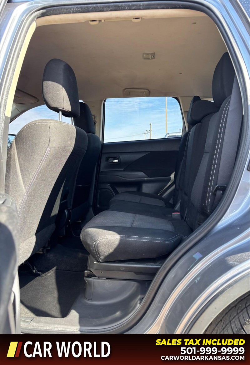 Mitsubishi Outlander Vehicle Full-screen Gallery Image 15