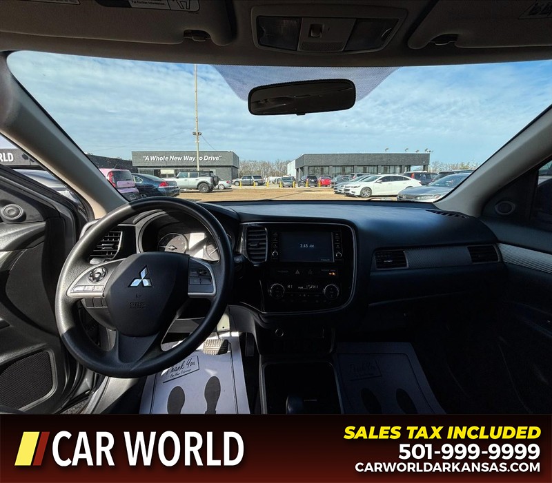 Mitsubishi Outlander Vehicle Full-screen Gallery Image 16