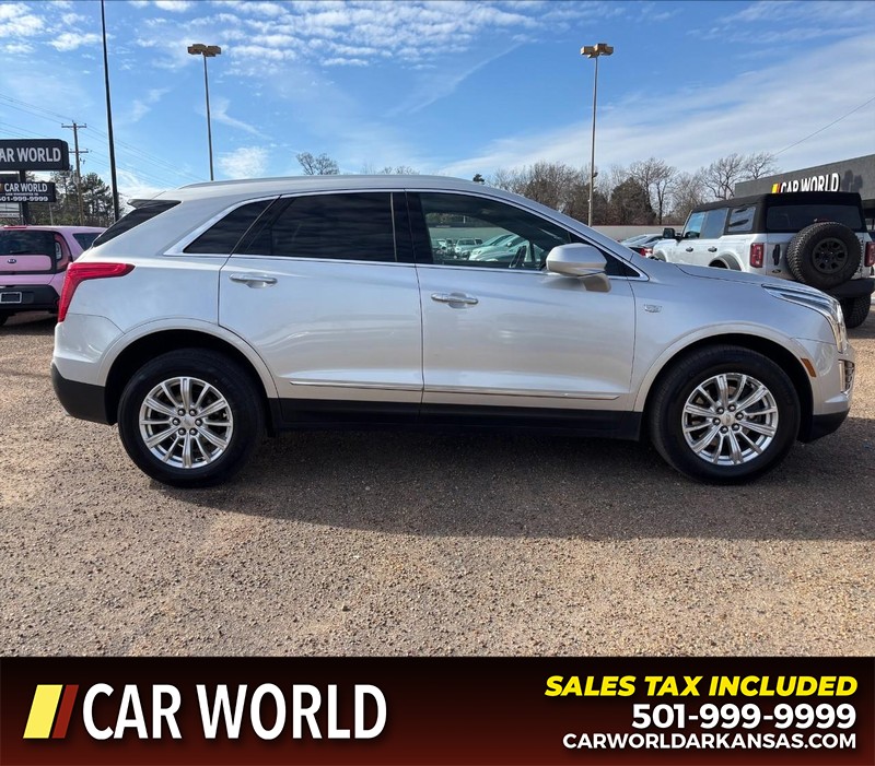 Cadillac XT5 Vehicle Full-screen Gallery Image 2