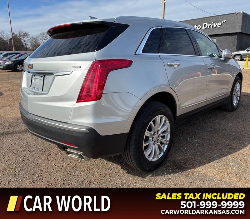 Cadillac XT5 Vehicle Full-screen Gallery Image 3