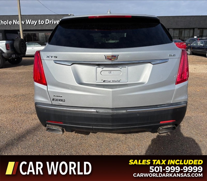 Cadillac XT5 Vehicle Full-screen Gallery Image 4