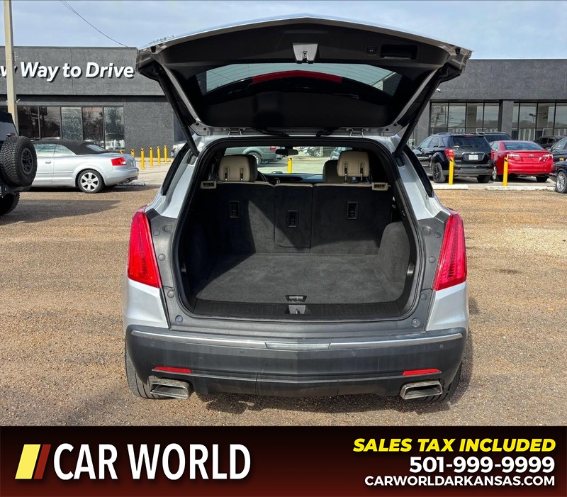 Cadillac XT5 Vehicle Full-screen Gallery Image 6