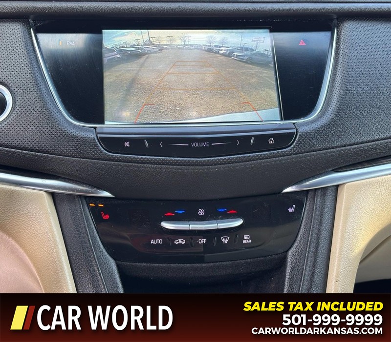 Cadillac XT5 Vehicle Full-screen Gallery Image 18