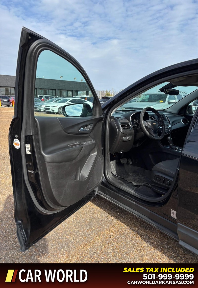 Chevrolet Equinox Vehicle Full-screen Gallery Image 12