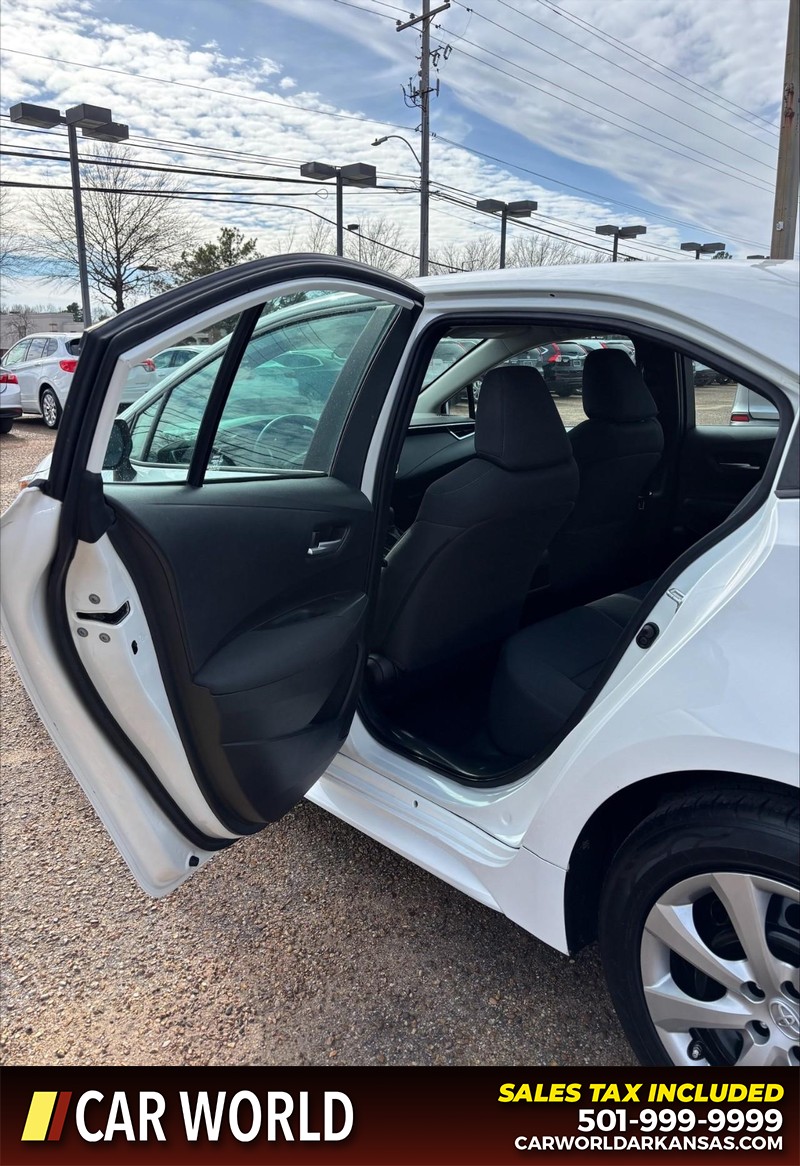 Toyota Corolla Vehicle Full-screen Gallery Image 14