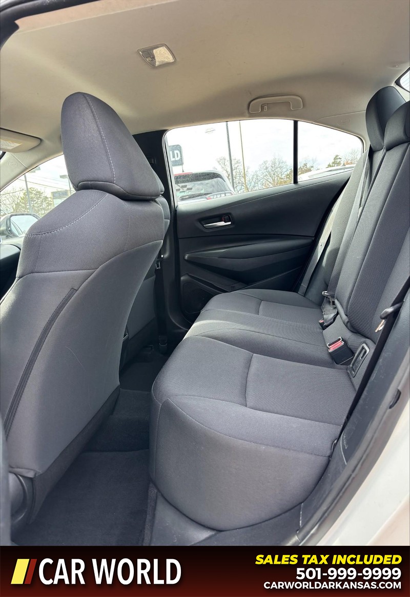 Toyota Corolla Vehicle Full-screen Gallery Image 15