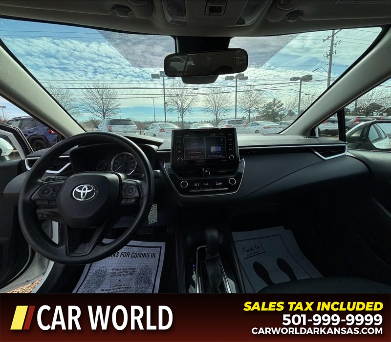 Toyota Corolla Vehicle Full-screen Gallery Image 16