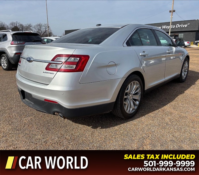 Ford Taurus Vehicle Full-screen Gallery Image 3