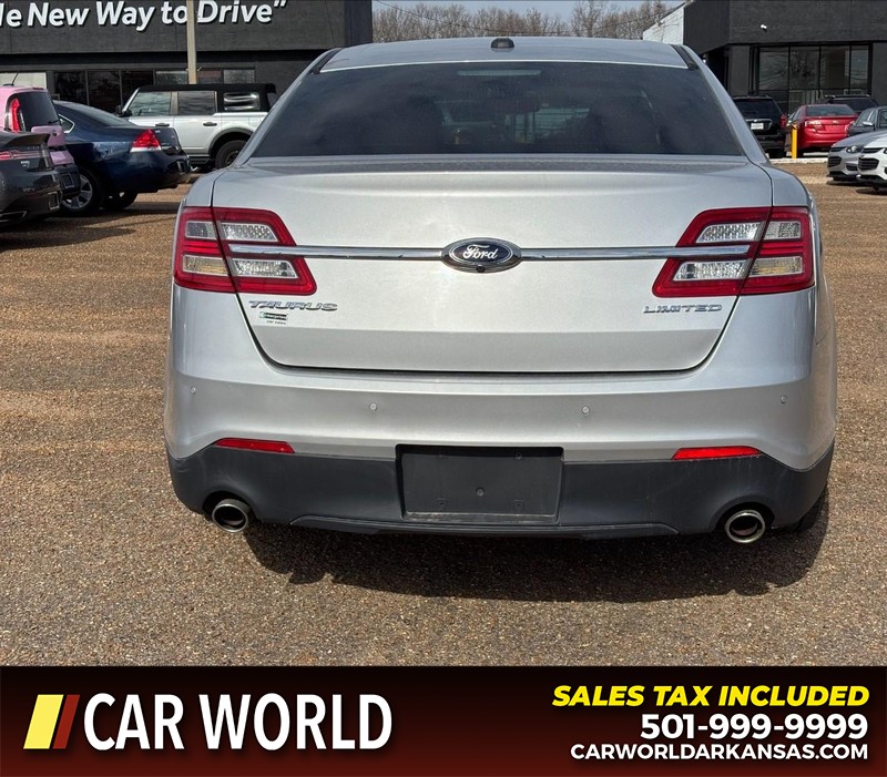 Ford Taurus Vehicle Full-screen Gallery Image 4