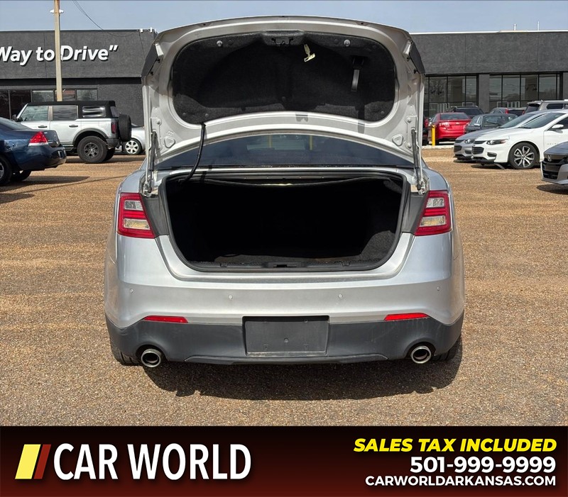 Ford Taurus Vehicle Full-screen Gallery Image 5